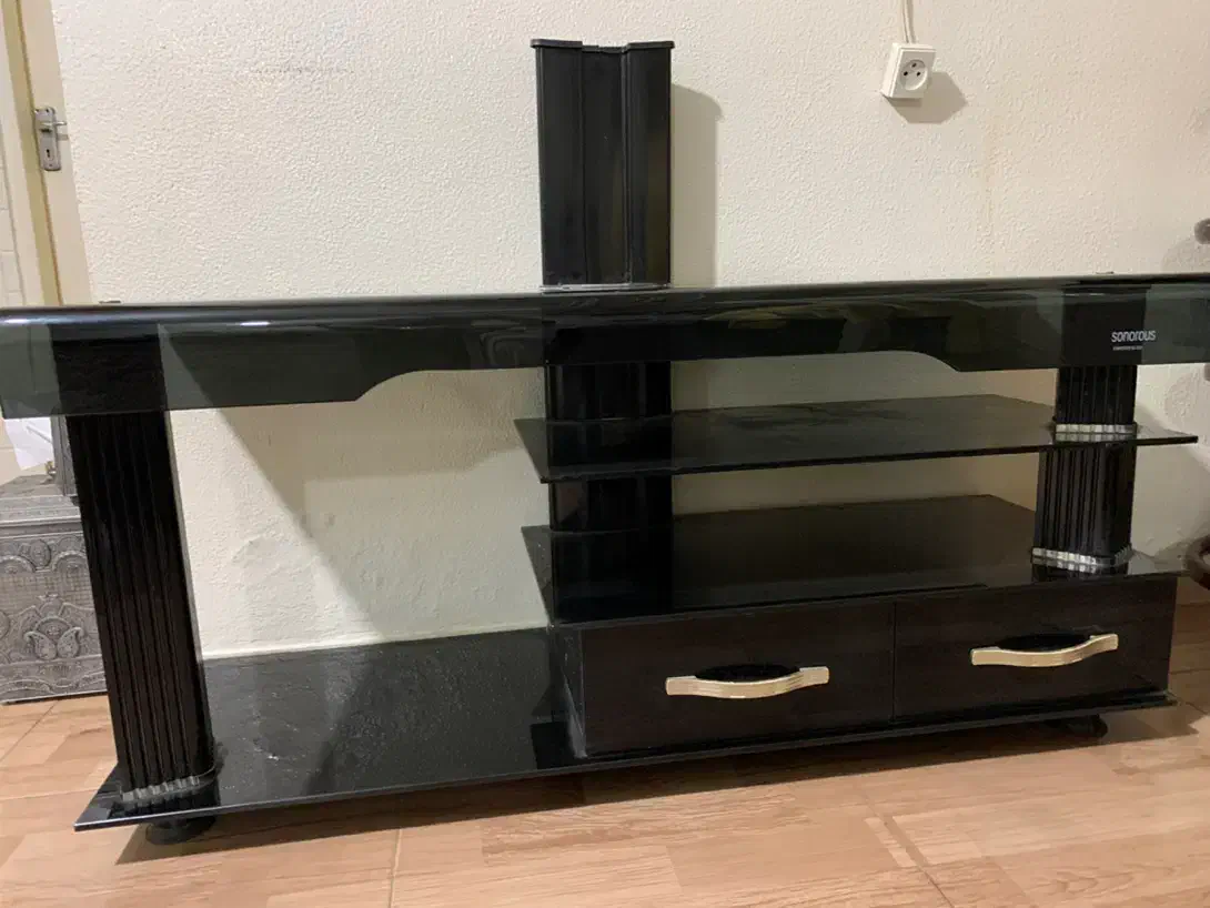 زیر تلویزیونی|میز تلویزیون|شاهین‌شهر, طالقانی|دیوار