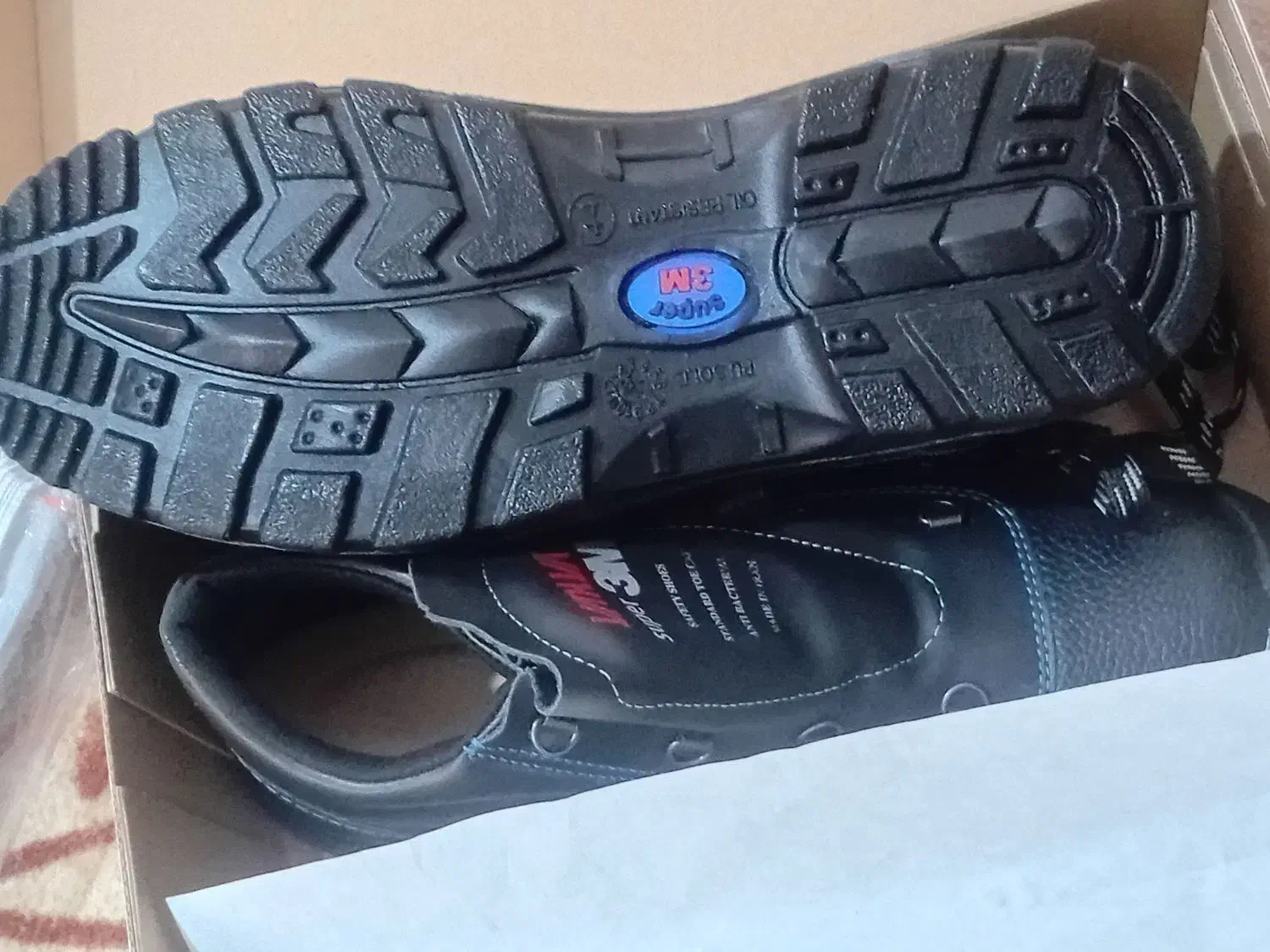 پوتین نو|کیف، کفش، کمربند|پلدختر, |دیوار