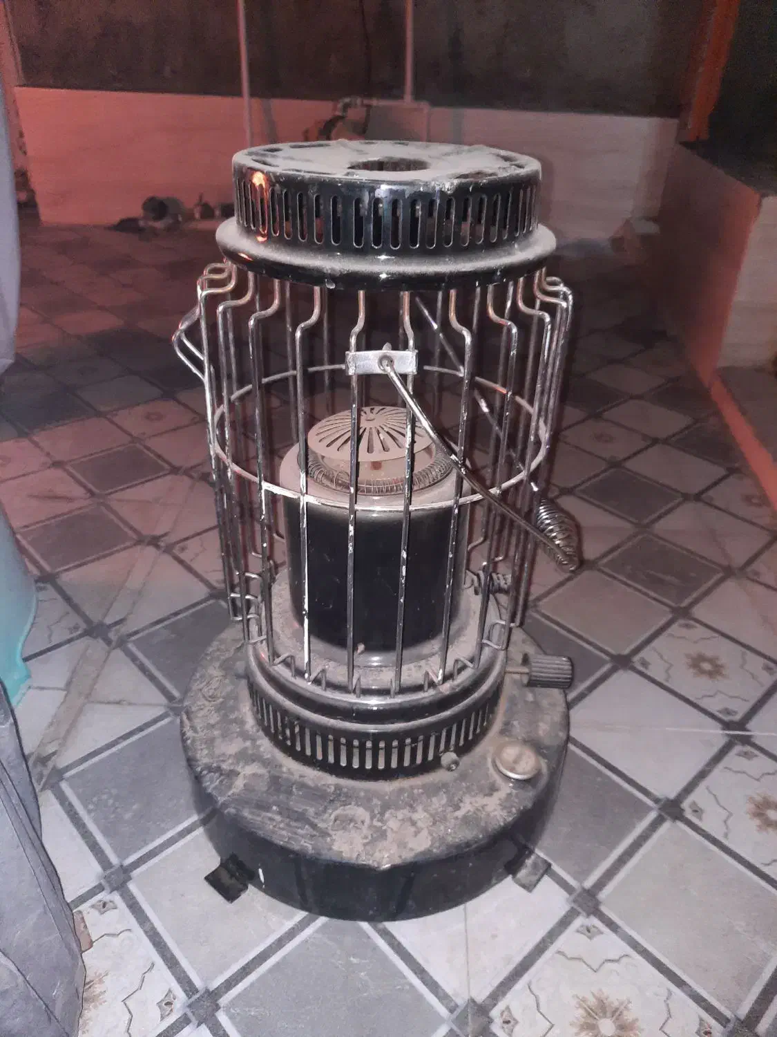 بخاری نفتی صندلی چرخدار|صندلی و نیمکت|زاهدان, |دیوار