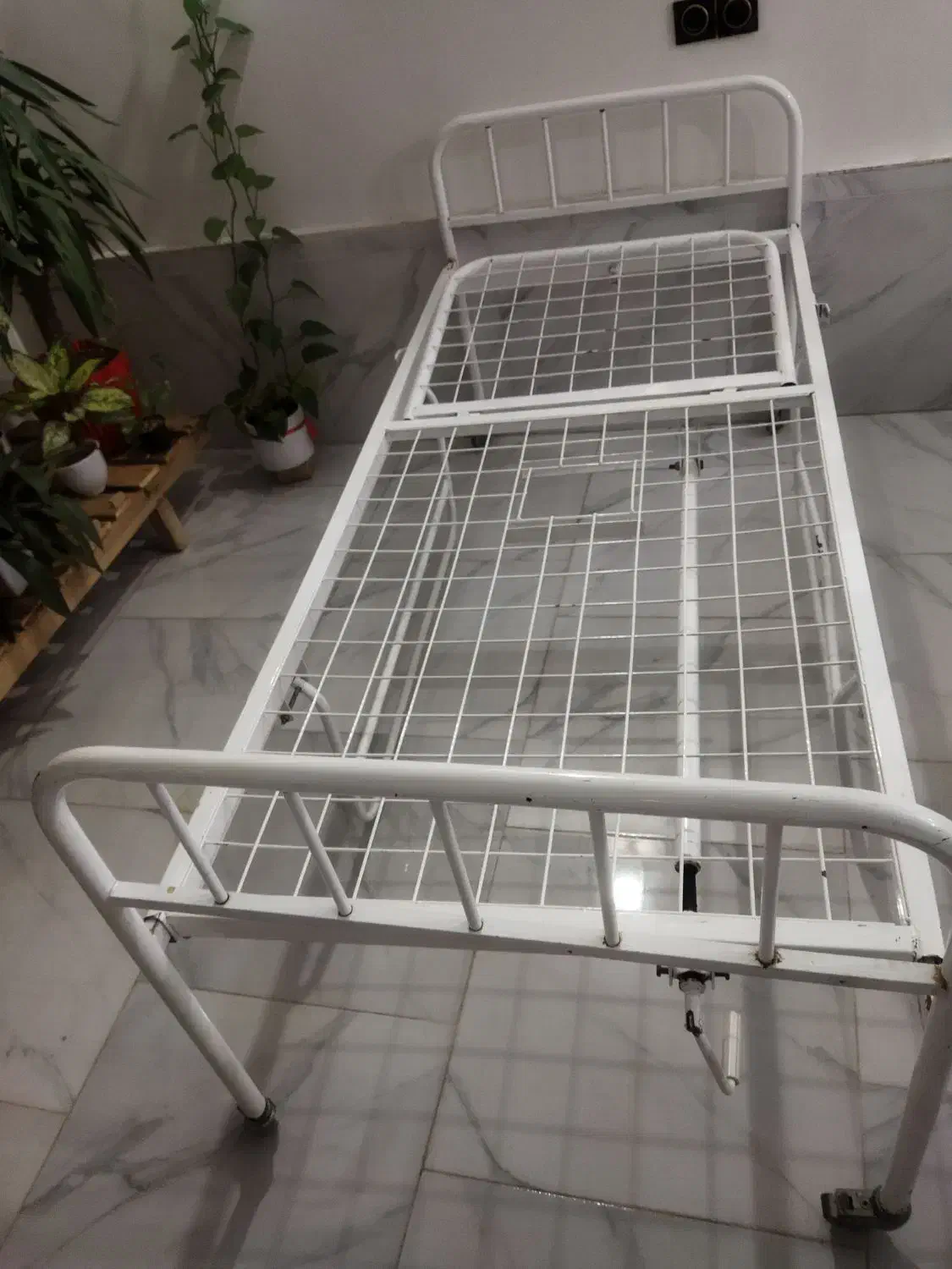 تخت بیمارستانی|آرایشی، بهداشتی، درمانی|مشهد, حضرت حجت|دیوار