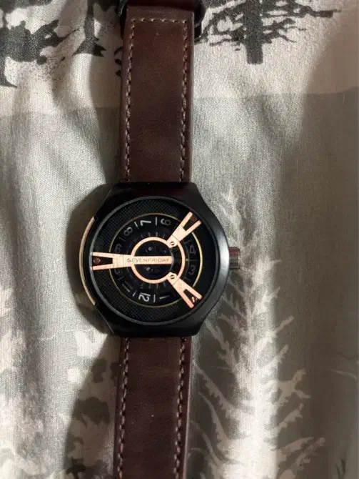 ساعت مچی مدل چرخشی|ساعت|شاهرود, |دیوار