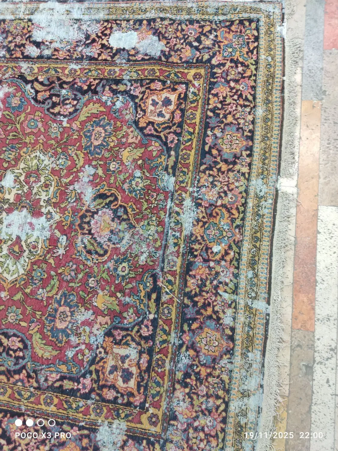 قالیچه فکر کنم 100ساله بافت قدیم اصفهان|فرش|اصفهان, عباس‌آباد|دیوار