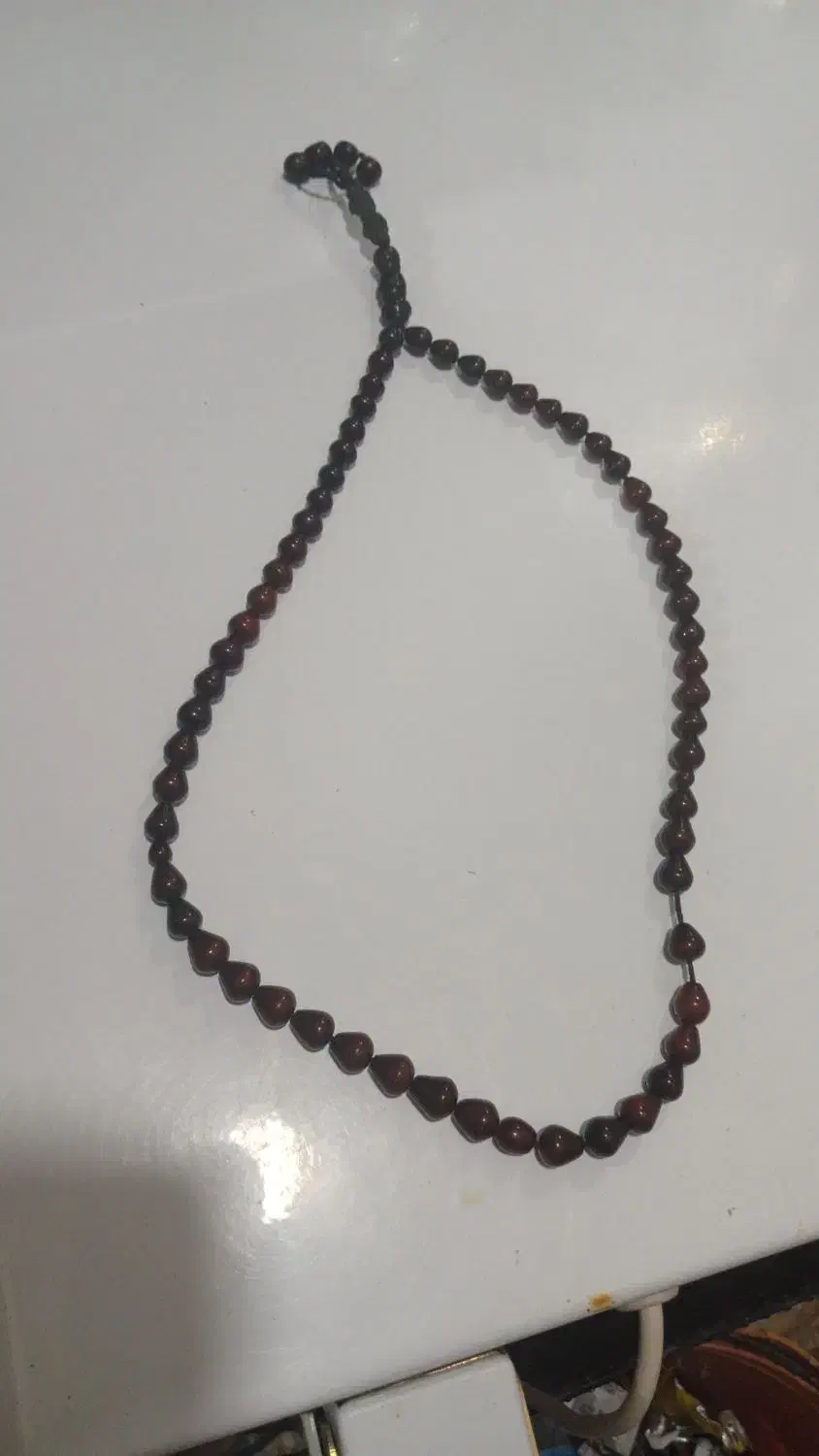 تسبیح ۶۹ عدی اشک ،جنس هسته خرما،کار زندان،خوش دست|کلکسیون اشیاء عتیقه|آشخانه, |دیوار