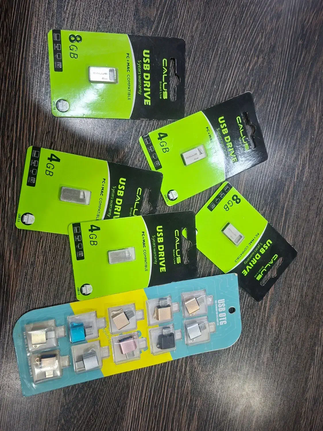 تعدادی فلش و اُ تی جی|لوازم جانبی موبایل و تبلت|امیدیه, |دیوار