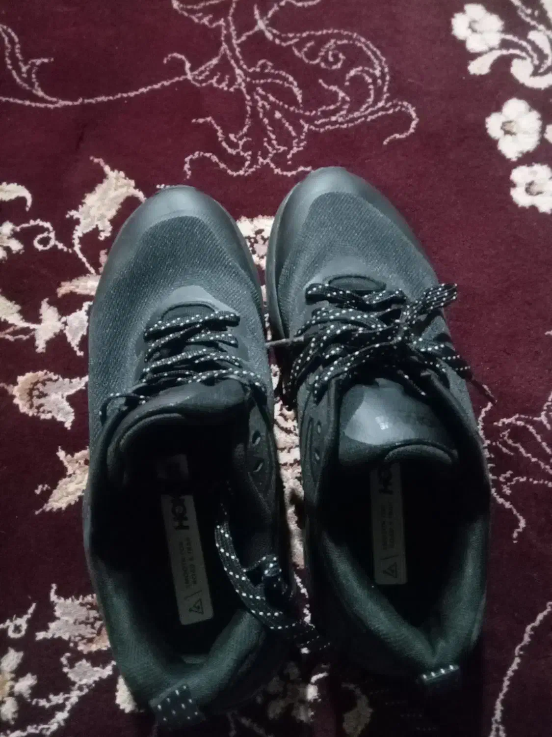 کفش هوکا|کیف، کفش، کمربند|کورین, |دیوار