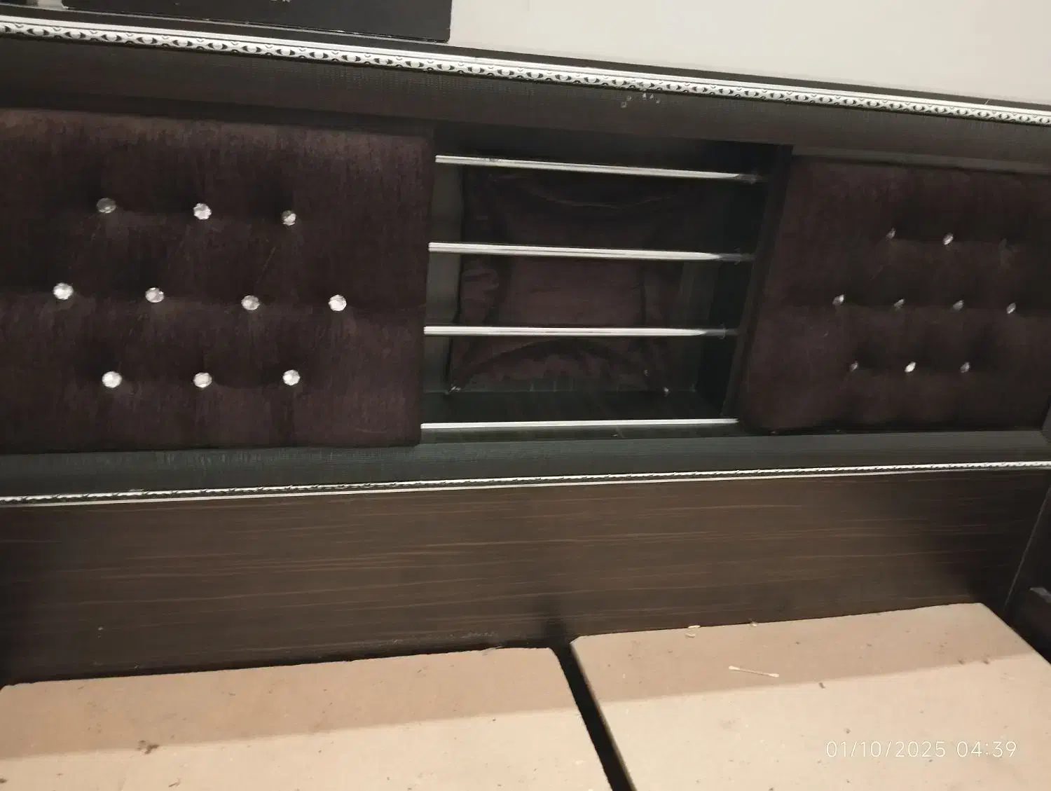 تختخواب دو نفره در حد نو|تخت و سرویس خواب|یزد, |دیوار