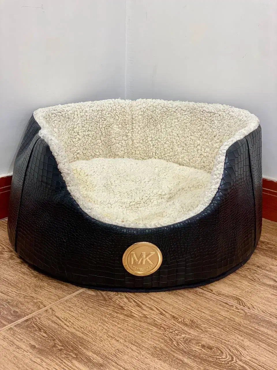 جای خواب گربه برند MK|لوازم جانبی حیوانات|هشتگرد, شهرک راه آهن|دیوار