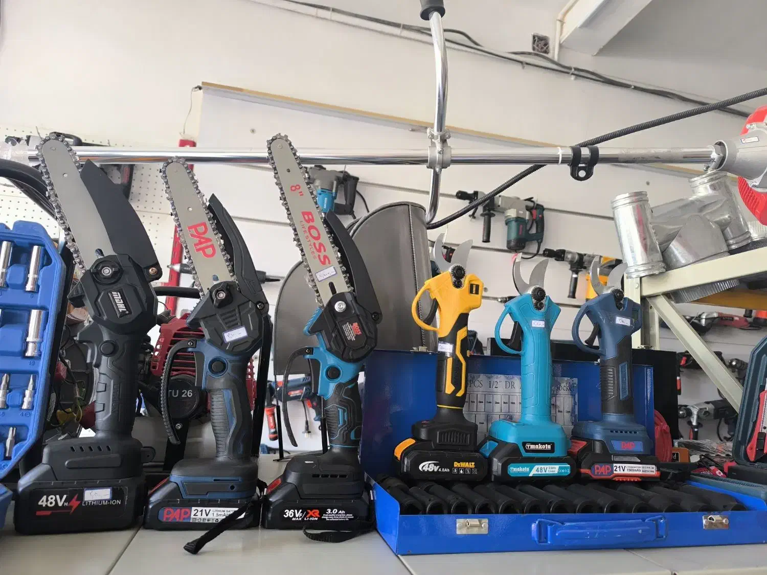 انواع اره شارژی قیچی شارژی در بازرگانی ابزار رسولی|ابزارآلات|بیرجند, |دیوار