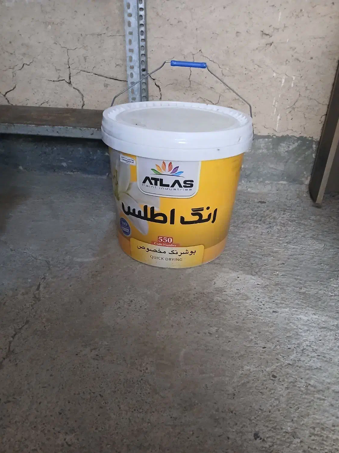 رنگ روغنی سفید|مصالح و تجهیزات ساختمان|سنندج, |دیوار