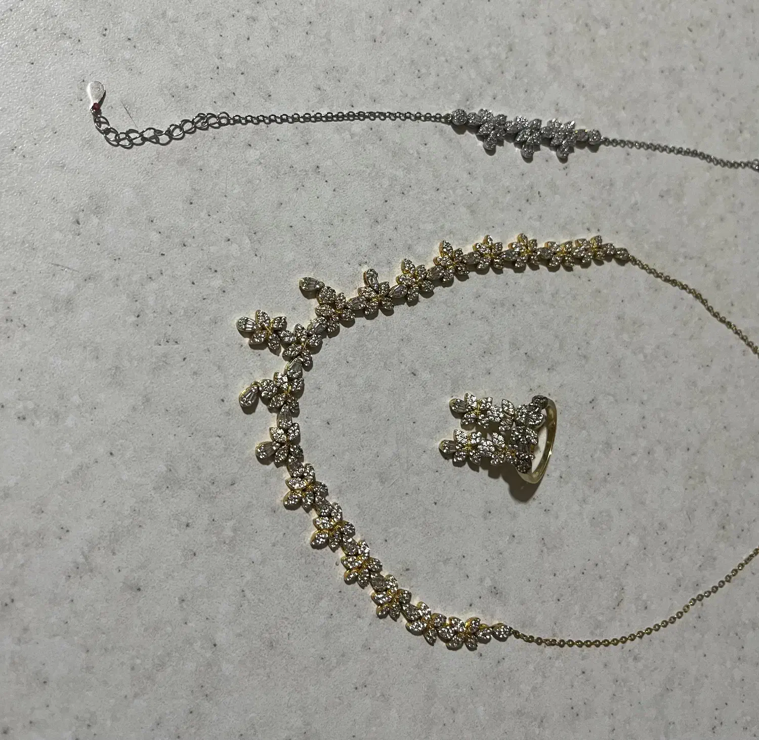 فروش تعدادی نقره به قیمت باور نکردنی مناسب عروس|زیورآلات و اکسسوری|کرمان, |دیوار