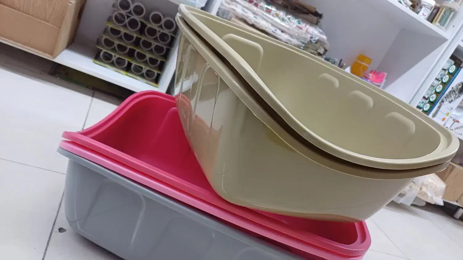 ظرف خاک، بیلچه و خاک گربه|لوازم جانبی حیوانات|ارومیه, |دیوار