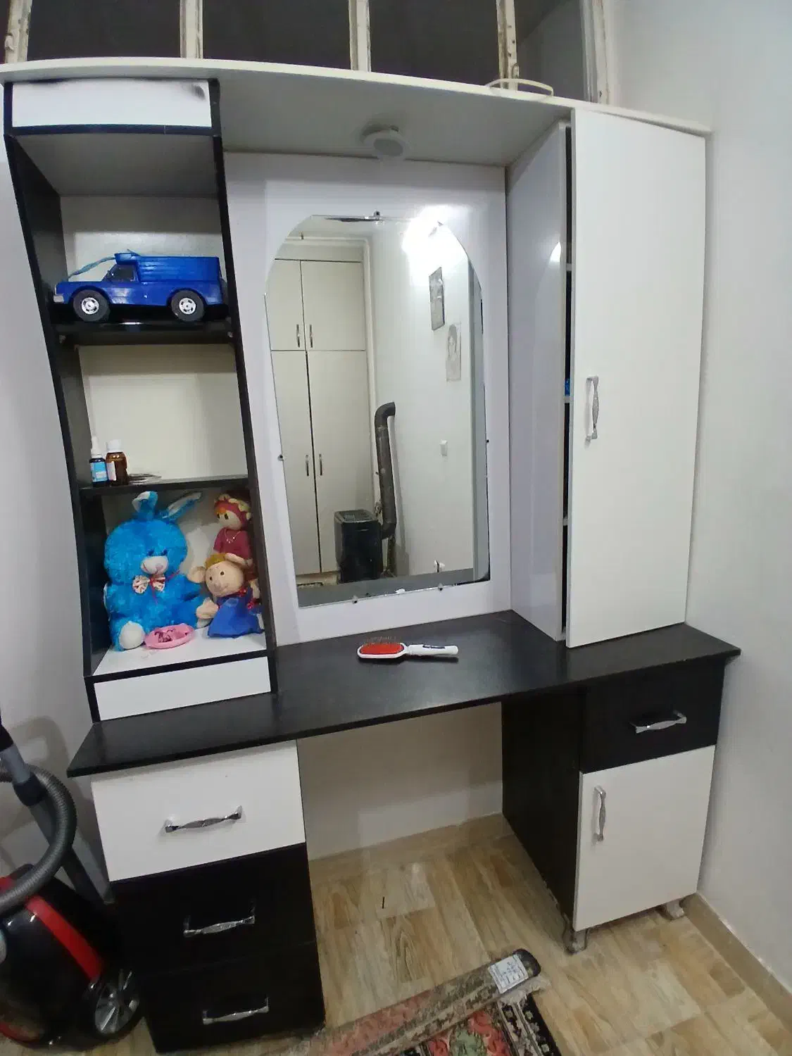 کمد ویترین .سرخ کن نو .|آینه|اراک, |دیوار