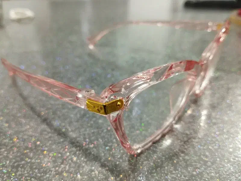 عینک بلو کات|زیورآلات و اکسسوری|رشت, کوی فکوری|دیوار