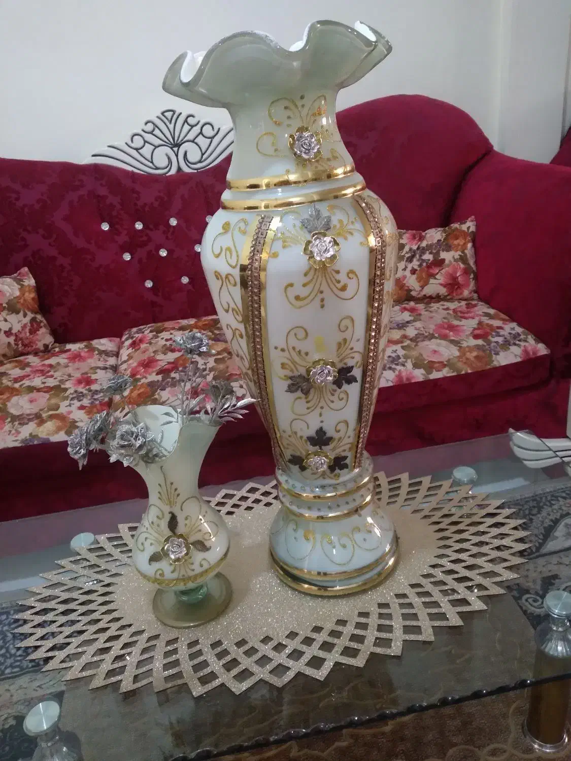 یک عدد میز تلوزیون  ۲ عدد گلدان بزرگ  کوچیک|میز تلویزیون|نسیم‌شهر, |دیوار
