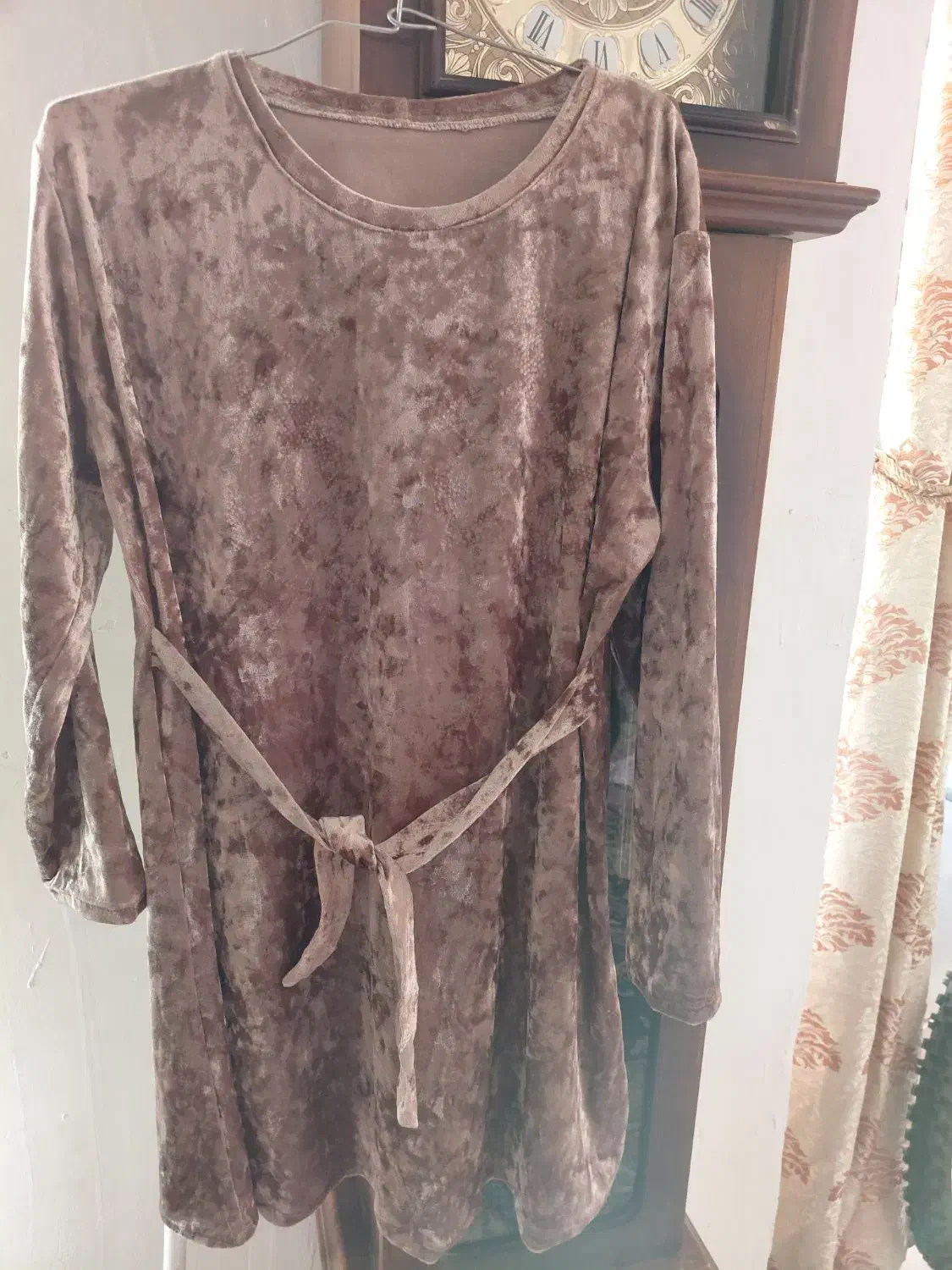 لباس بافتنی|لباس|گلبهار, شهر جدید گلبهار|دیوار