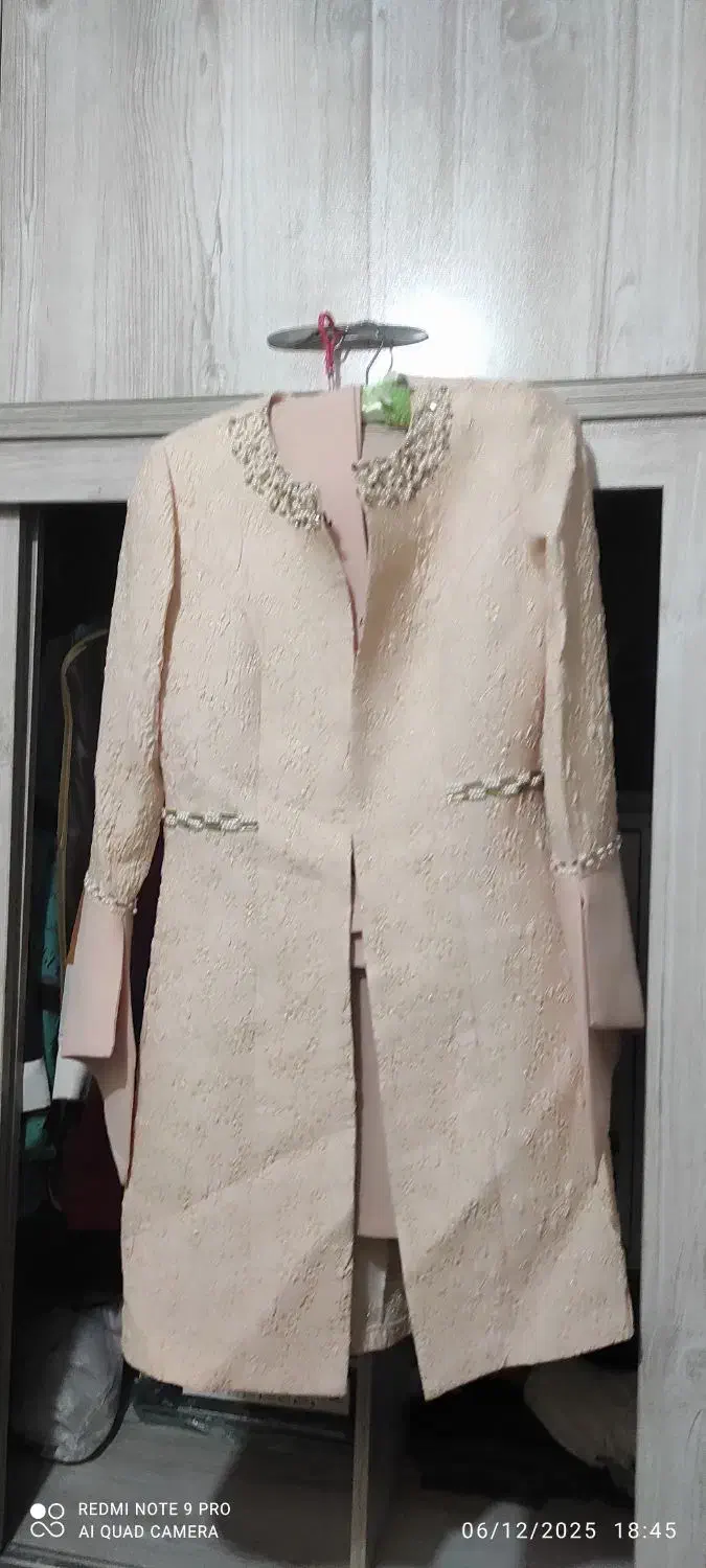 مانتو ولباس|لباس|قدس, شهرقدس|دیوار