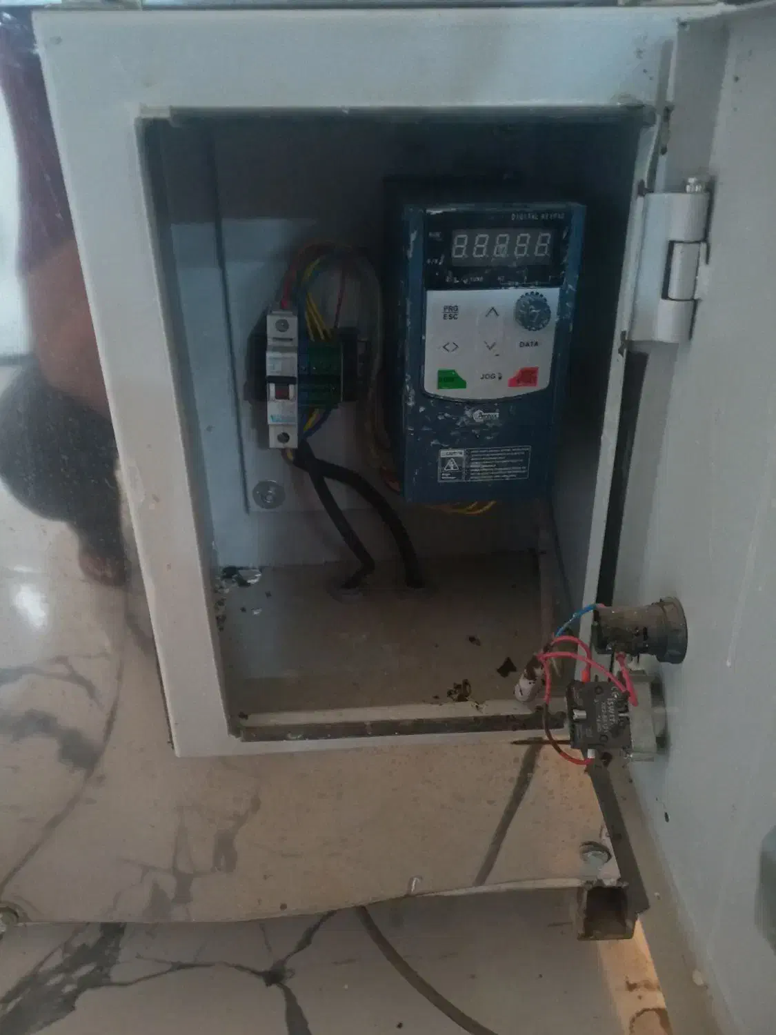 تنور سنگک|کافی‌شاپ و رستوران|رباط‌کریم, شهرک صنعتی نصیرآباد|دیوار