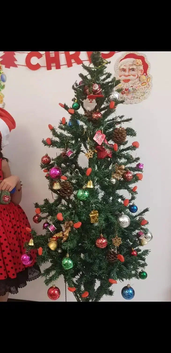 درخت کریسمس ۱۸۰ سانتی|صنایع دستی و سایر لوازم تزئینی|تهران, شهرک فرهنگیان|دیوار