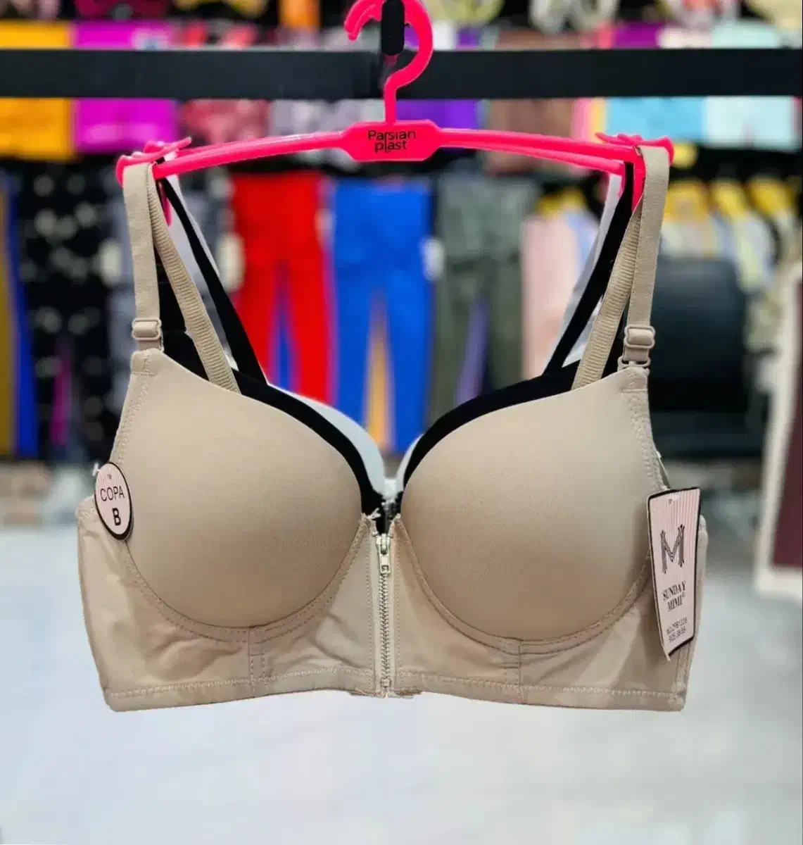 سوتین اسفنجی کاپB رنگ سفید سایز ۷۵تا ۸۵|لباس|قم, سربخش|دیوار