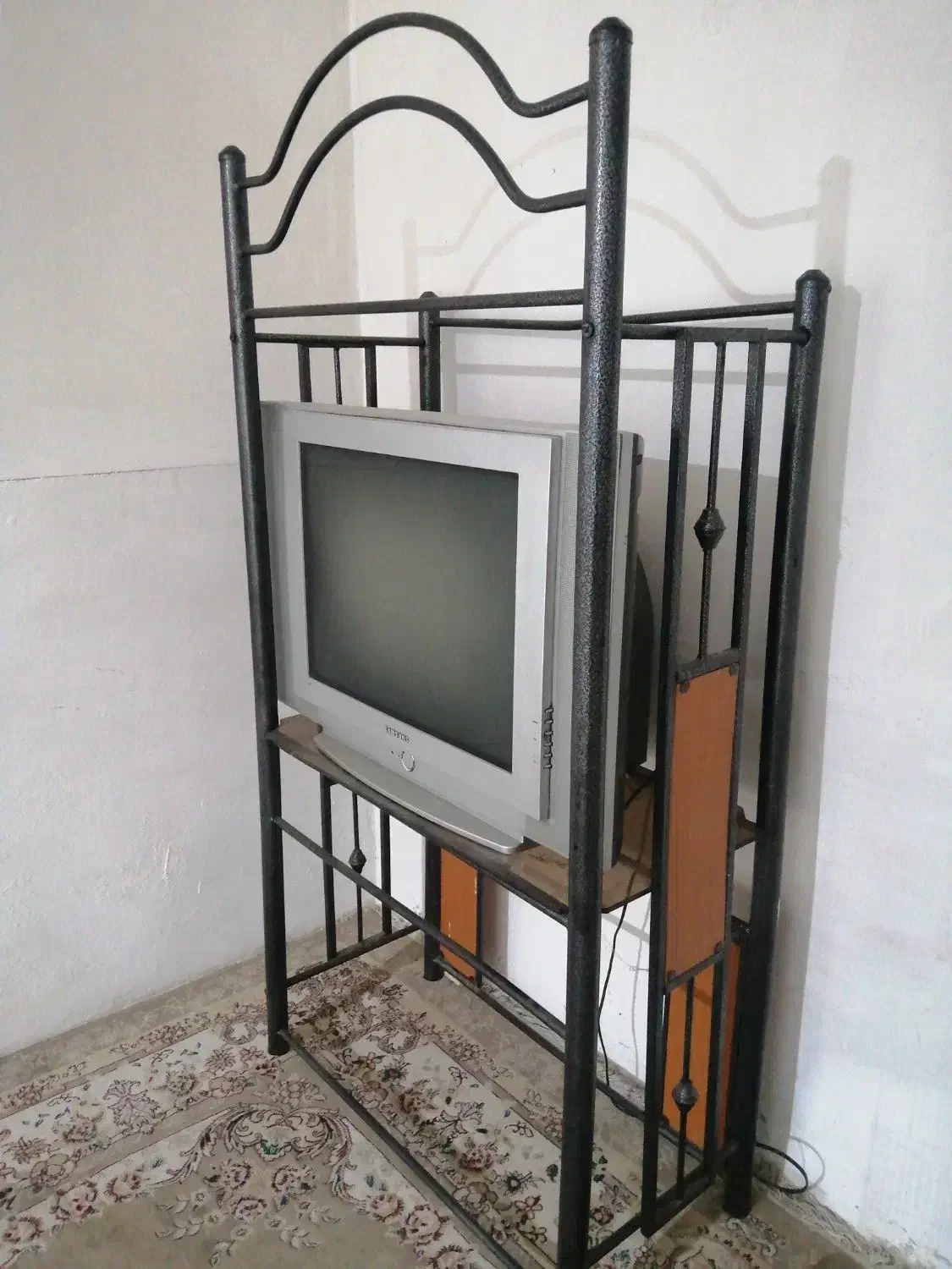 تلوزیون و میز|تلویزیون و پروژکتور|گرگان, |دیوار