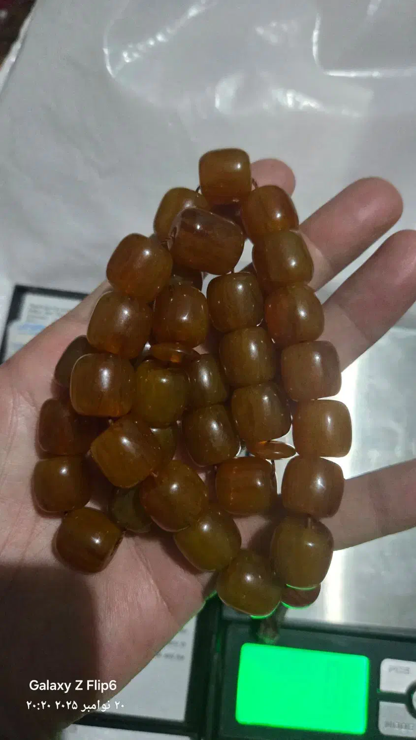 تسبیح بو دار کهنه ۳۳عددی|کلکسیون اشیاء عتیقه|میاندوآب, |دیوار