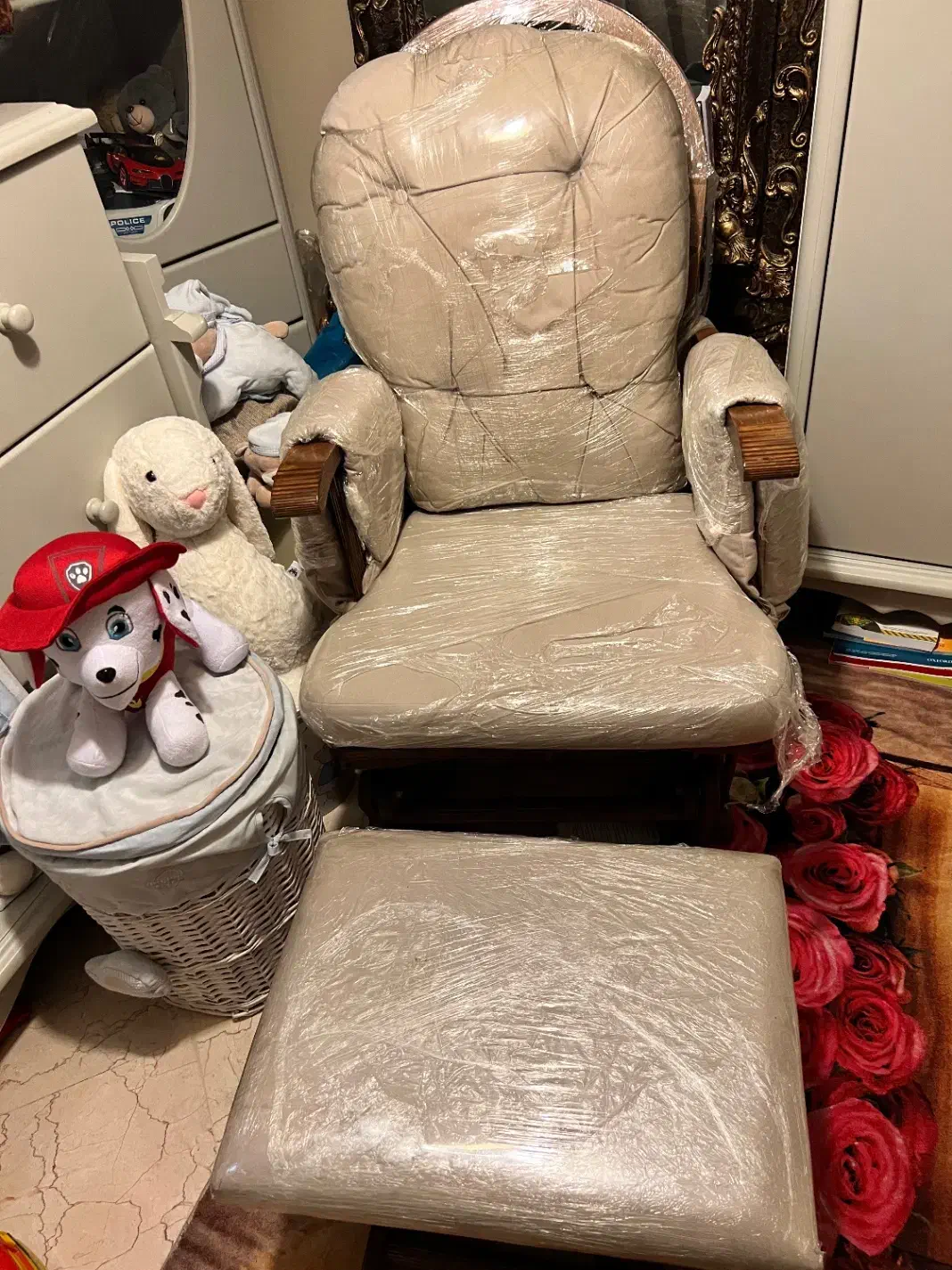 صندلی راحتی و شیردهی مادر|تخت و صندلی بچه|تهران, جنتآباد مرکزی|دیوار