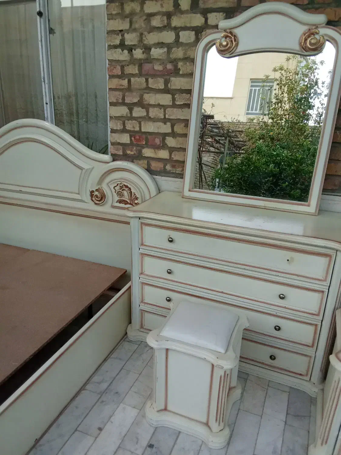 سرویس‌خواب|تخت و سرویس خواب|اردکان, |دیوار