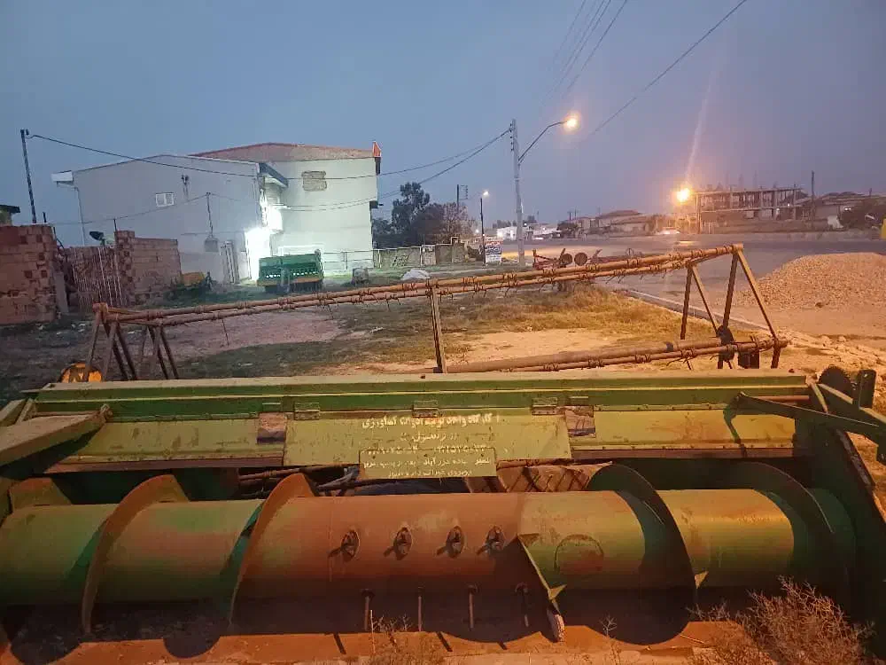 پلتفرم کمباین در حد|ماشینآلات صنعتی|سیجوال, |دیوار