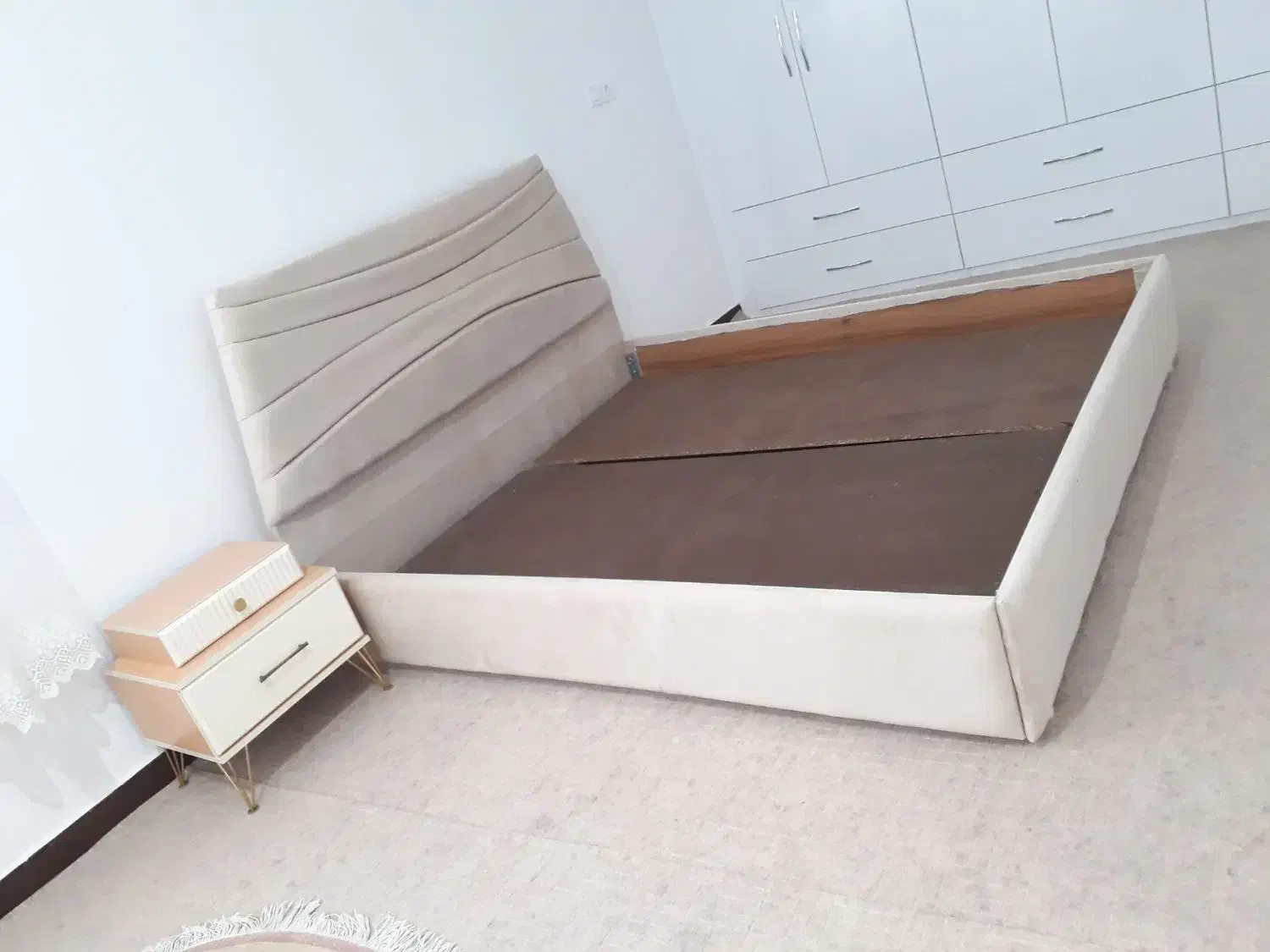 سرویس خواب|تخت و سرویس خواب|تالش, هشتپر|دیوار