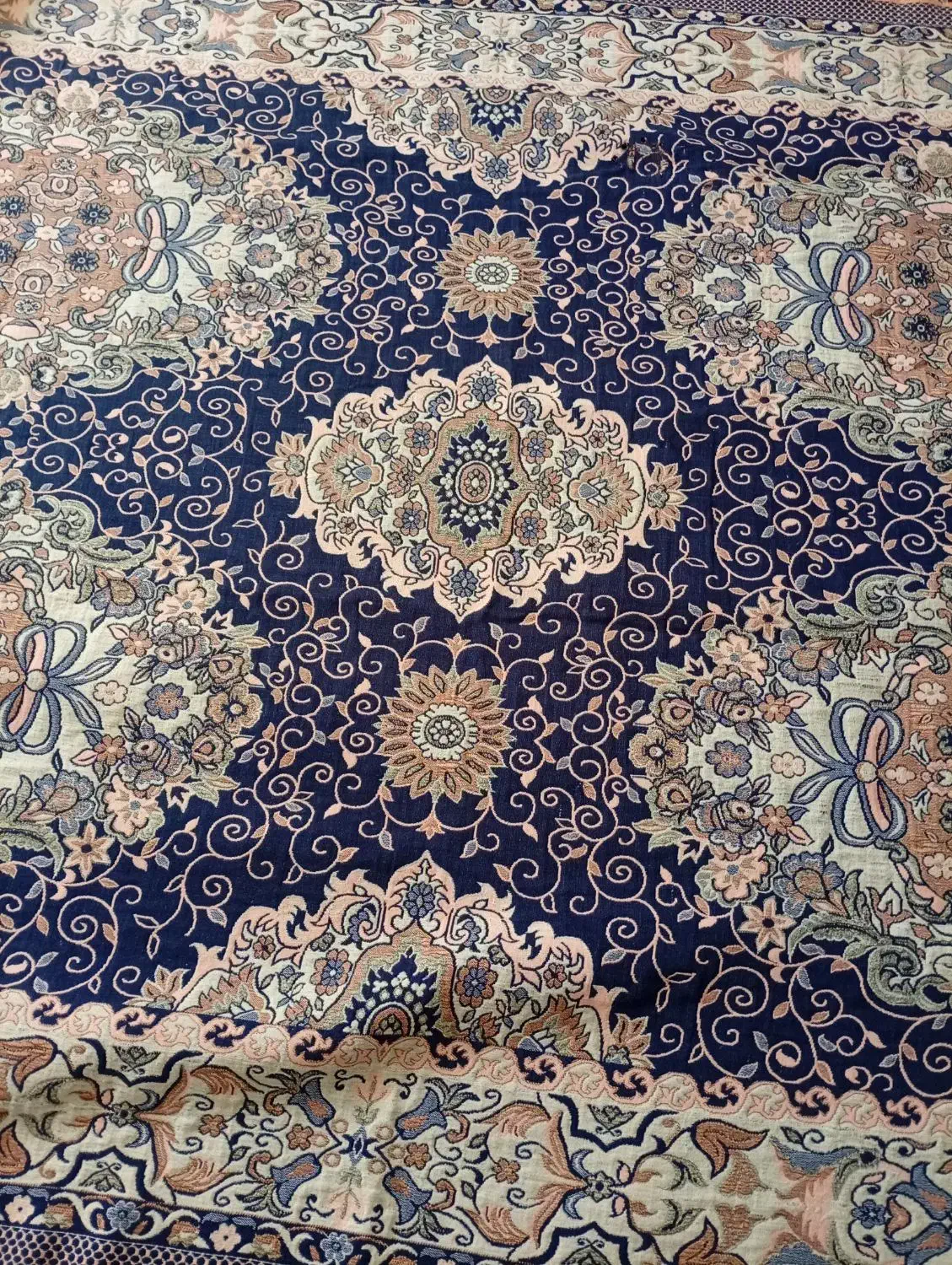 روفرشی|روفرشی|بروجرد, |دیوار