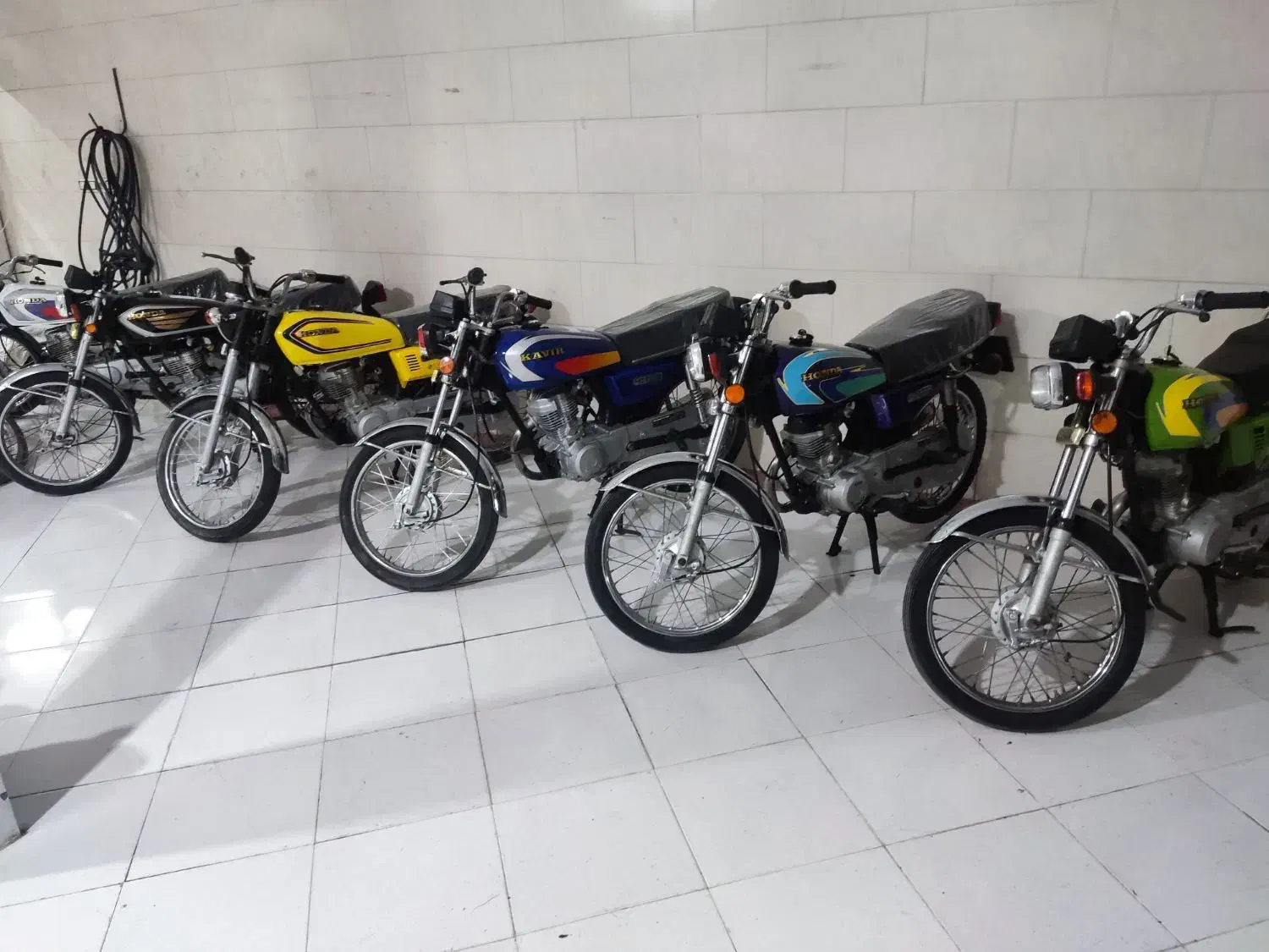 موتورسیکلت صفر در حد خشک|موتورسیکلت|هرسین, |دیوار