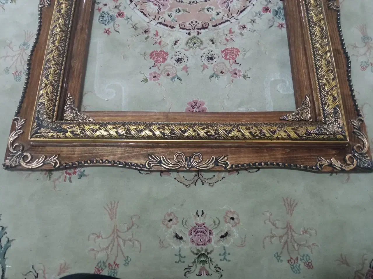 قاب چوبی منبت‌کاری‌شده کلاسیک|تابلو، نقاشی، عکس|مینودشت, |دیوار