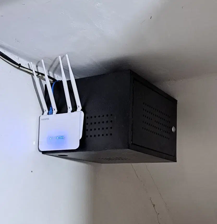 برق کار نصب دوربین مداربسته.دزدگیر اماکن و...|خدمات پیشه و مهارت|تهران, مشیریه|دیوار