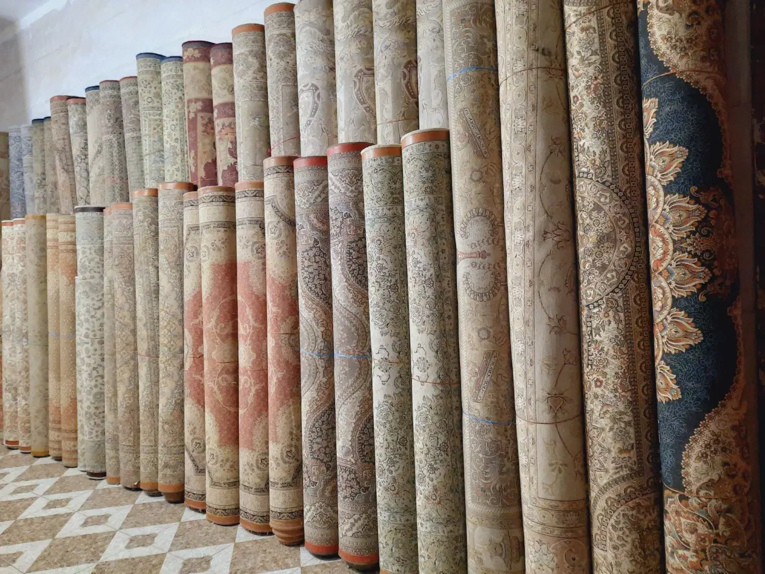 ۱۰۰تخته فرش۶ و ۹ و ۱۲متر درحدنو به فروش میرسد|فرش|تبریز, |دیوار