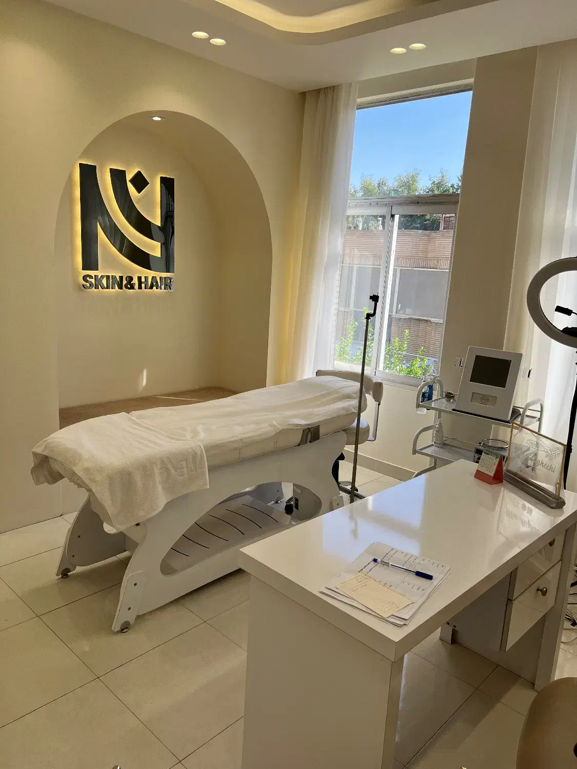 اجاره لاین در کلینیک زیبایی زیر نظر پزشک|اجارهٔ دفتر کار، اتاق اداری، مطب|اصفهان, باغ زرشک|دیوار