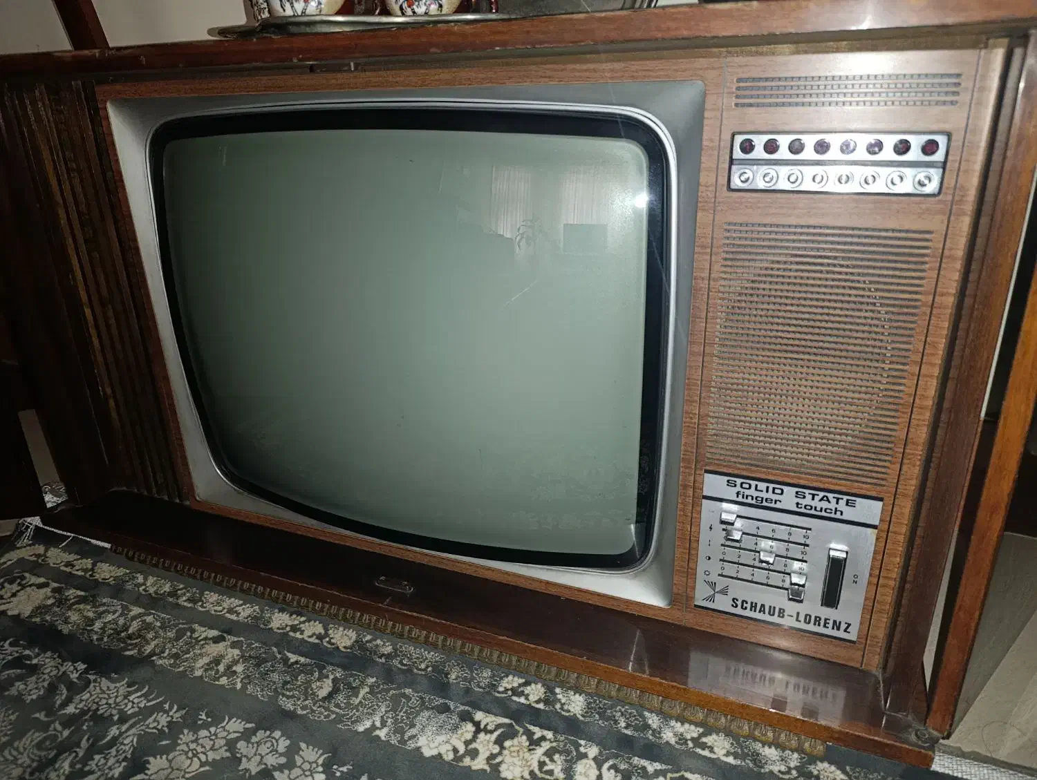 تلویزیون قدیمی کلکسیونی|تلویزیون و پروژکتور|بروجرد, |دیوار