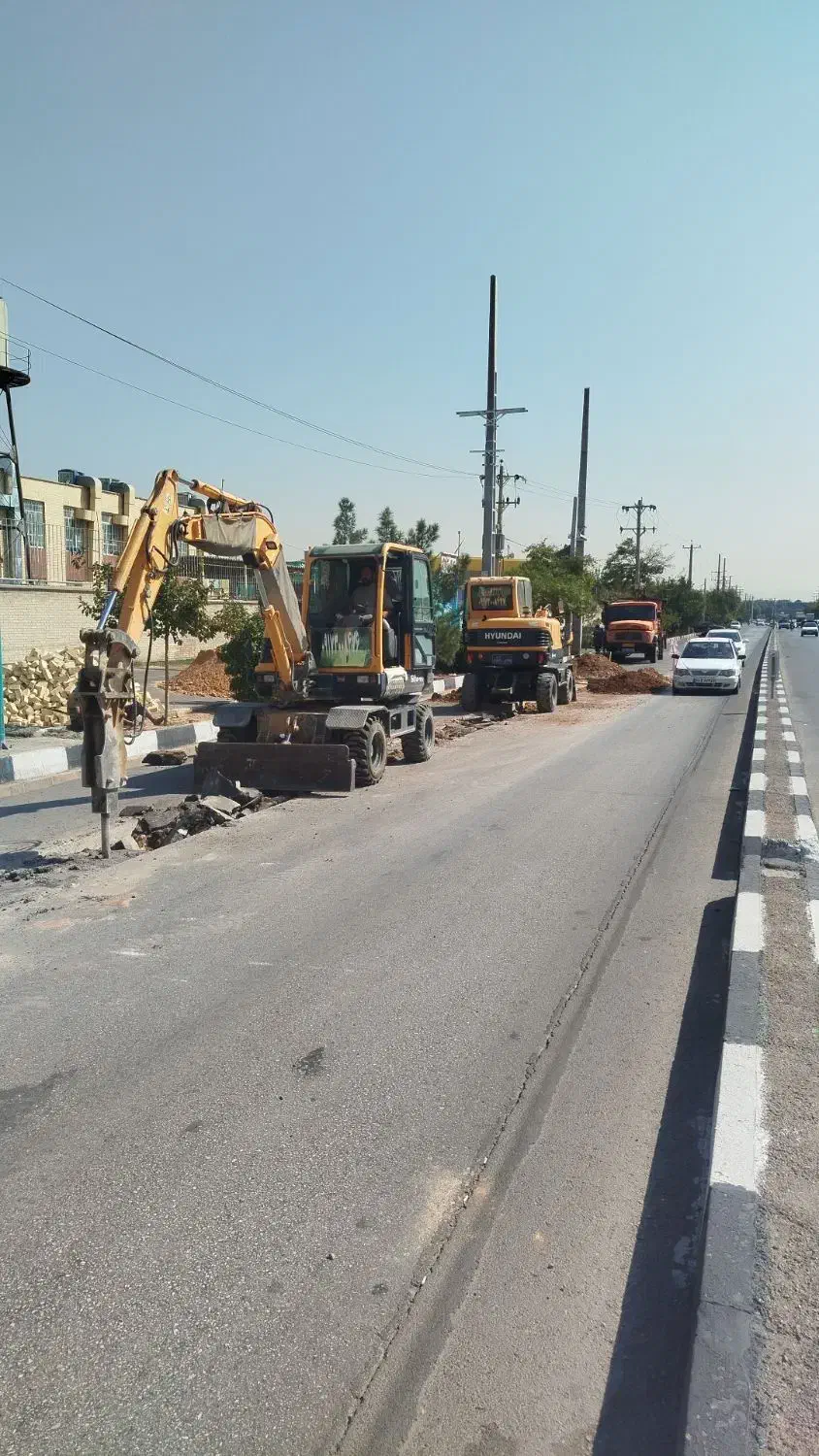 اجاره مینی بیل لاستیکی چکش وپاکت|خدمات حمل و نقل|شیراز, انجیر|دیوار