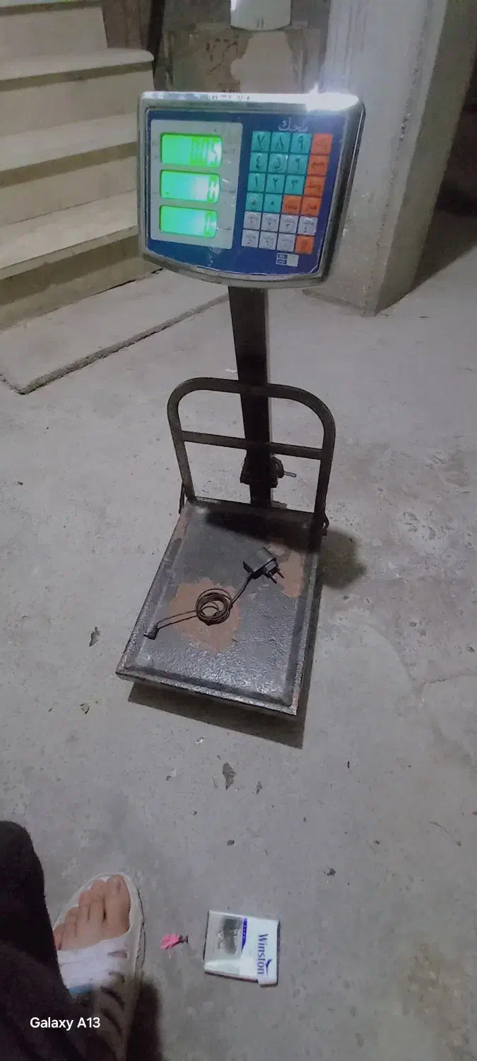 فروش ترازو  توان 300 کیلویی . تاشو|فروشگاه و مغازه|چالوس, |دیوار