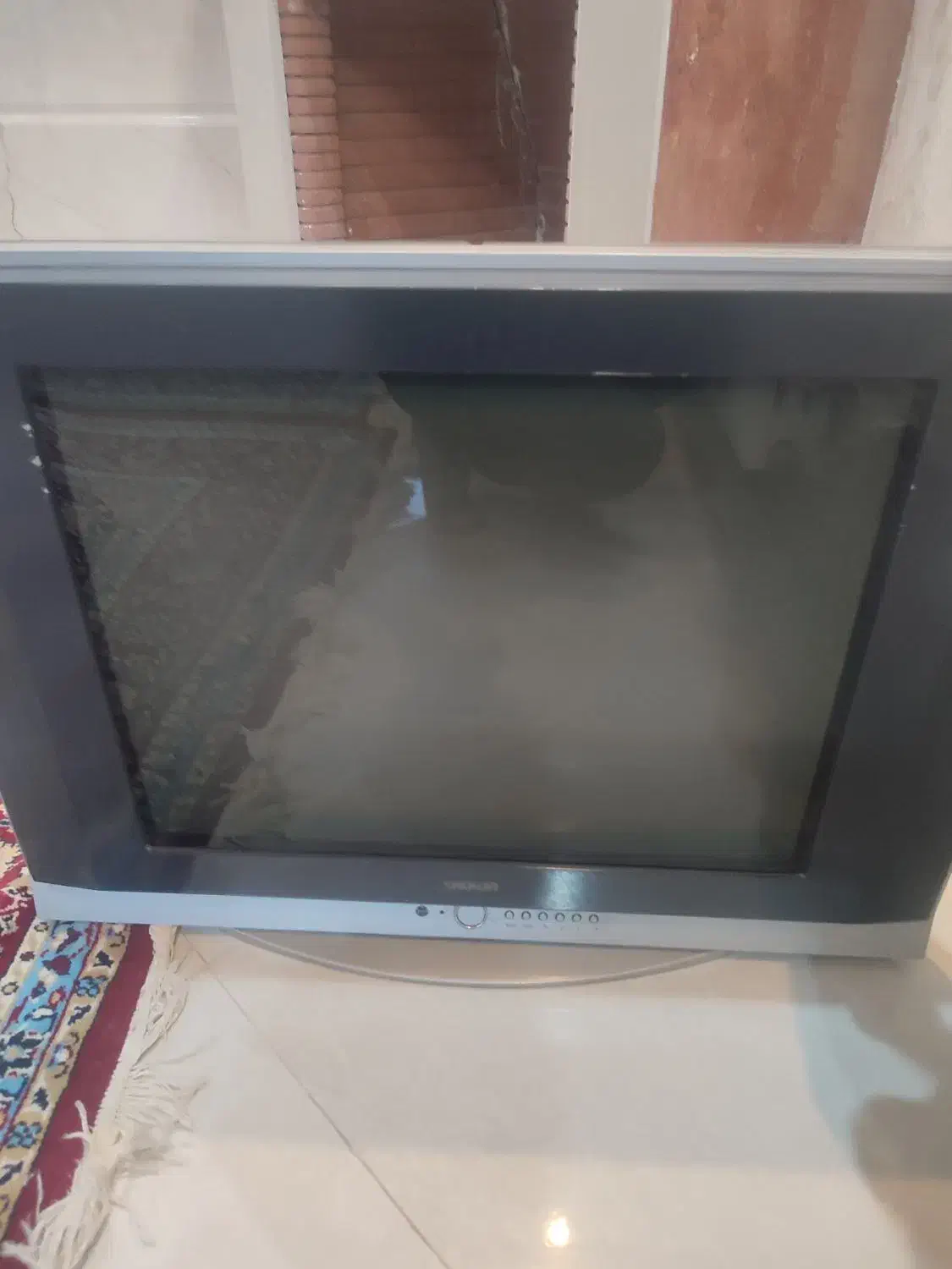 تلویزیون 29اینچ اسنوادرحد|تلویزیون و پروژکتور|مهریز, |دیوار