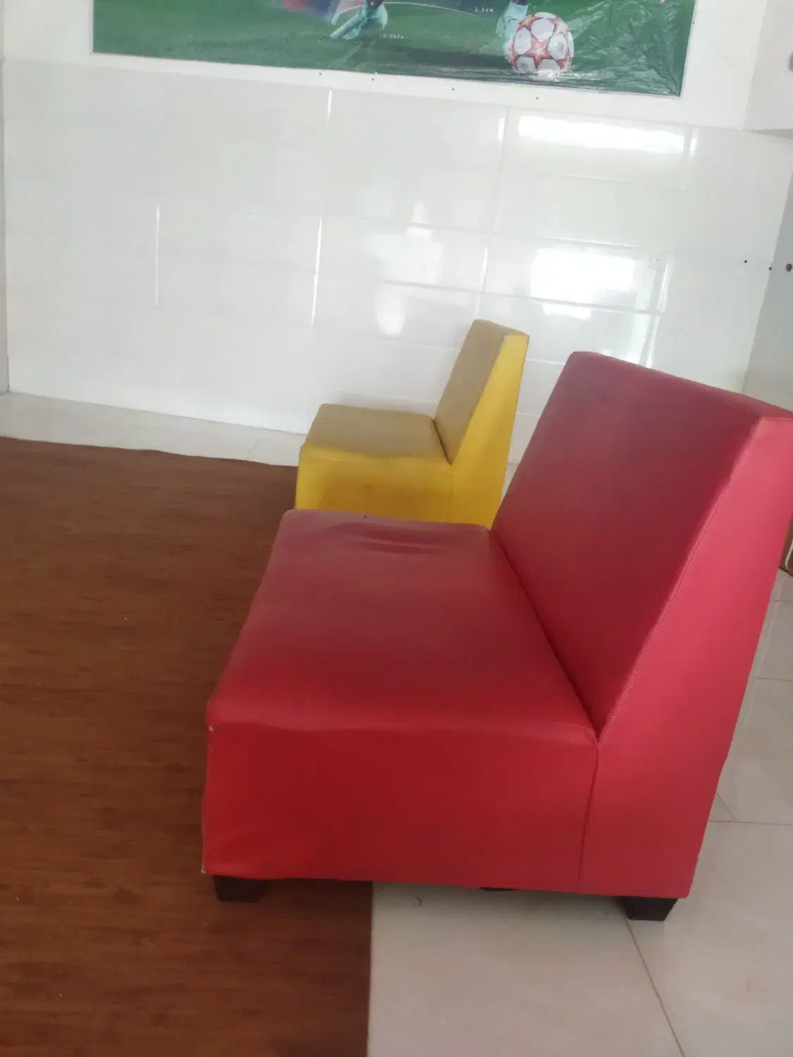 مبل رنگی ۴ عدد|مبلمان خانگی و میز عسلی|جوین, |دیوار