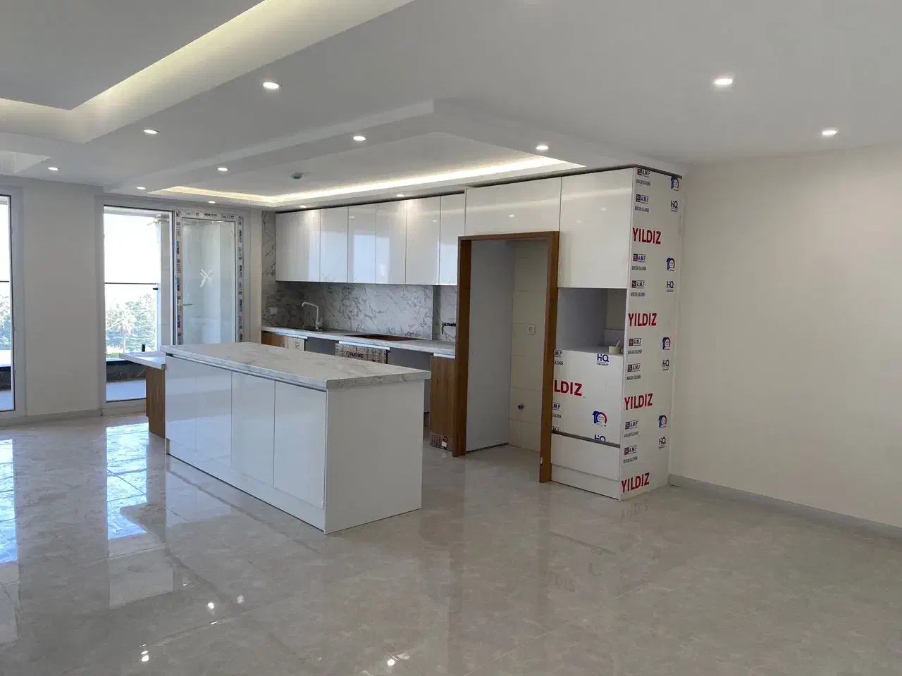 فروش آپارتمان لاکچری در رادیو دریا با ویو دریا|فروش آپارتمان|چالوس, |دیوار