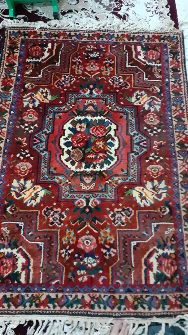 فرش دستباف برای زیباپسندان|فرش|بروجن, |دیوار