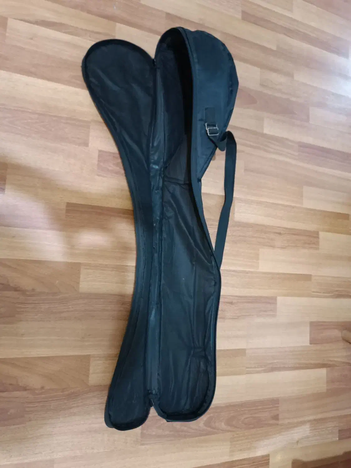 کیف سه تار|سازهای سنتی|تبریز, |دیوار