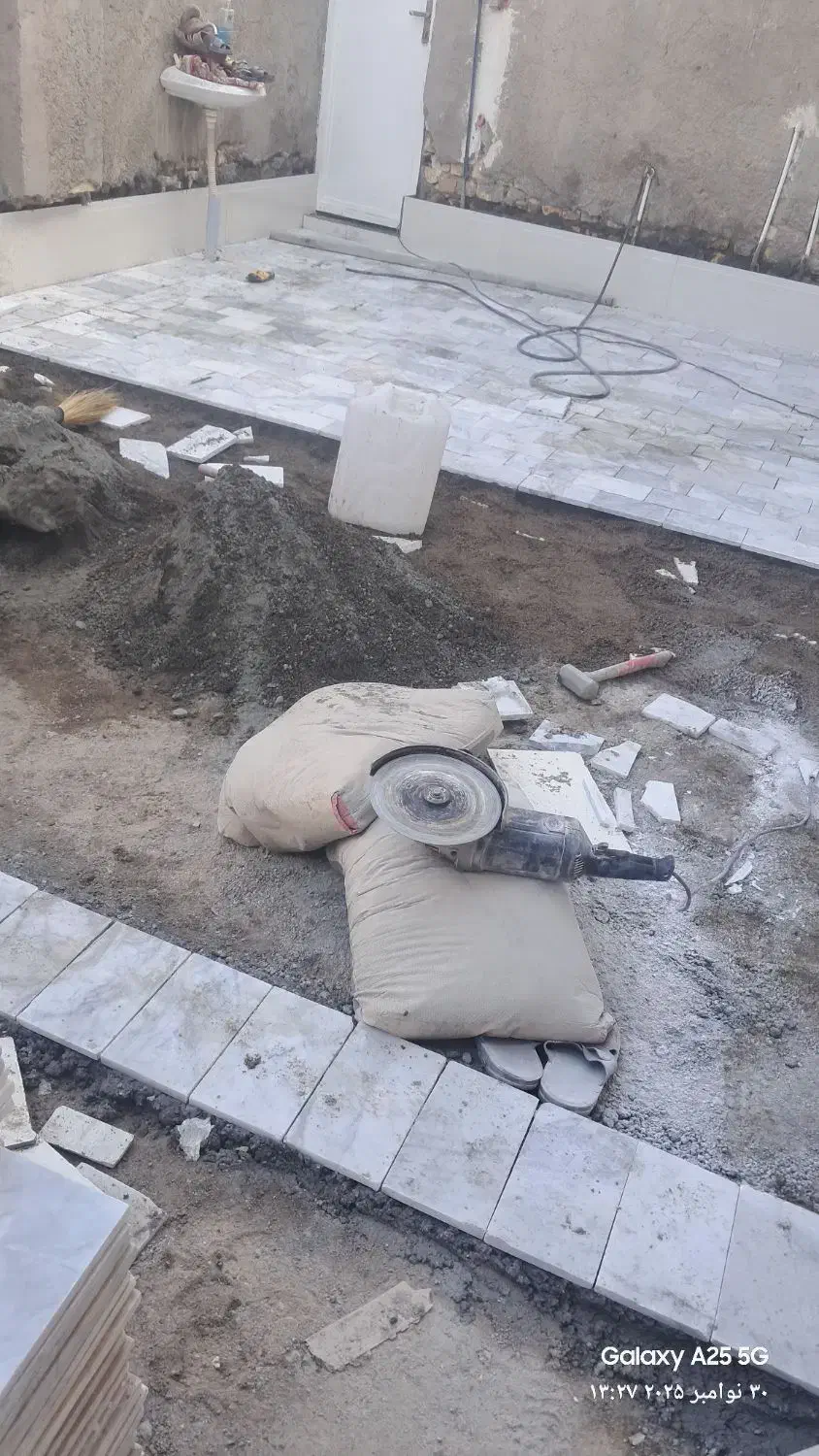 کاشی کاری وسرامیک کاری وسنگ کف حیاط و موزیک|خدمات پیشه و مهارت|کرباسک, |دیوار