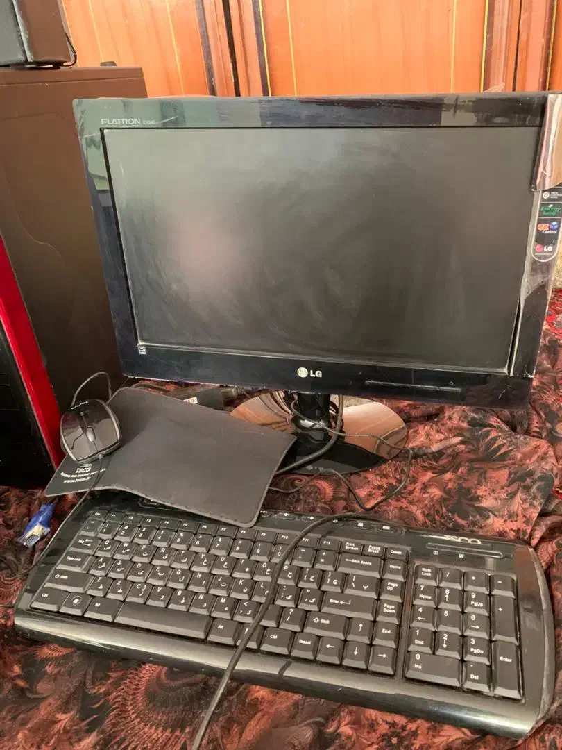 کامپیوتر رو میزی|رایانه رومیزی|همدان, |دیوار