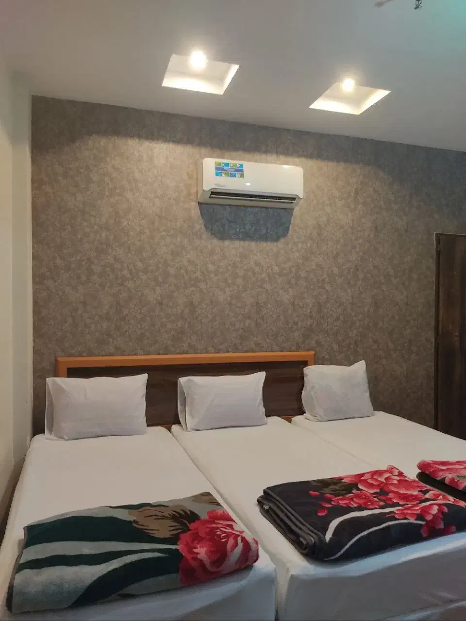 اجاره هتل / اتاق / سوئیت / روزانه|اجارهٔ کوتاه‌مدت آپارتمان و سوئیت|مشهد, جوادیه|دیوار