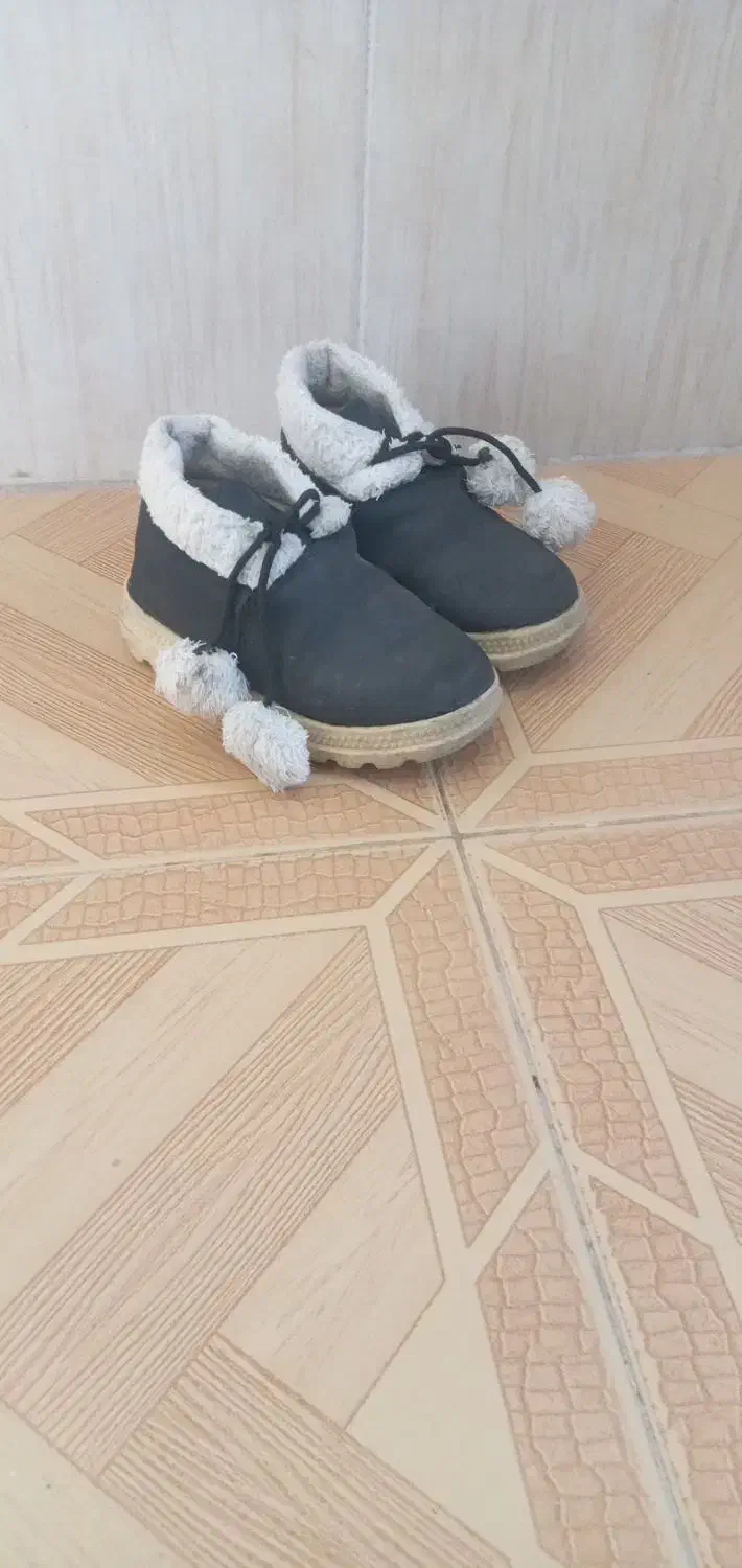 بوت زنانه دخترونه و بوت بچه گانه در حدنو|کیف، کفش، کمربند|نیشابور, جمهوری|دیوار