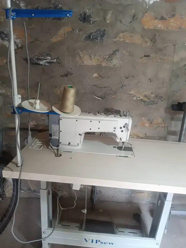 چرخ خیاطی VlP|چرخ خیاطی و ریسندگی|مریوان, |دیوار