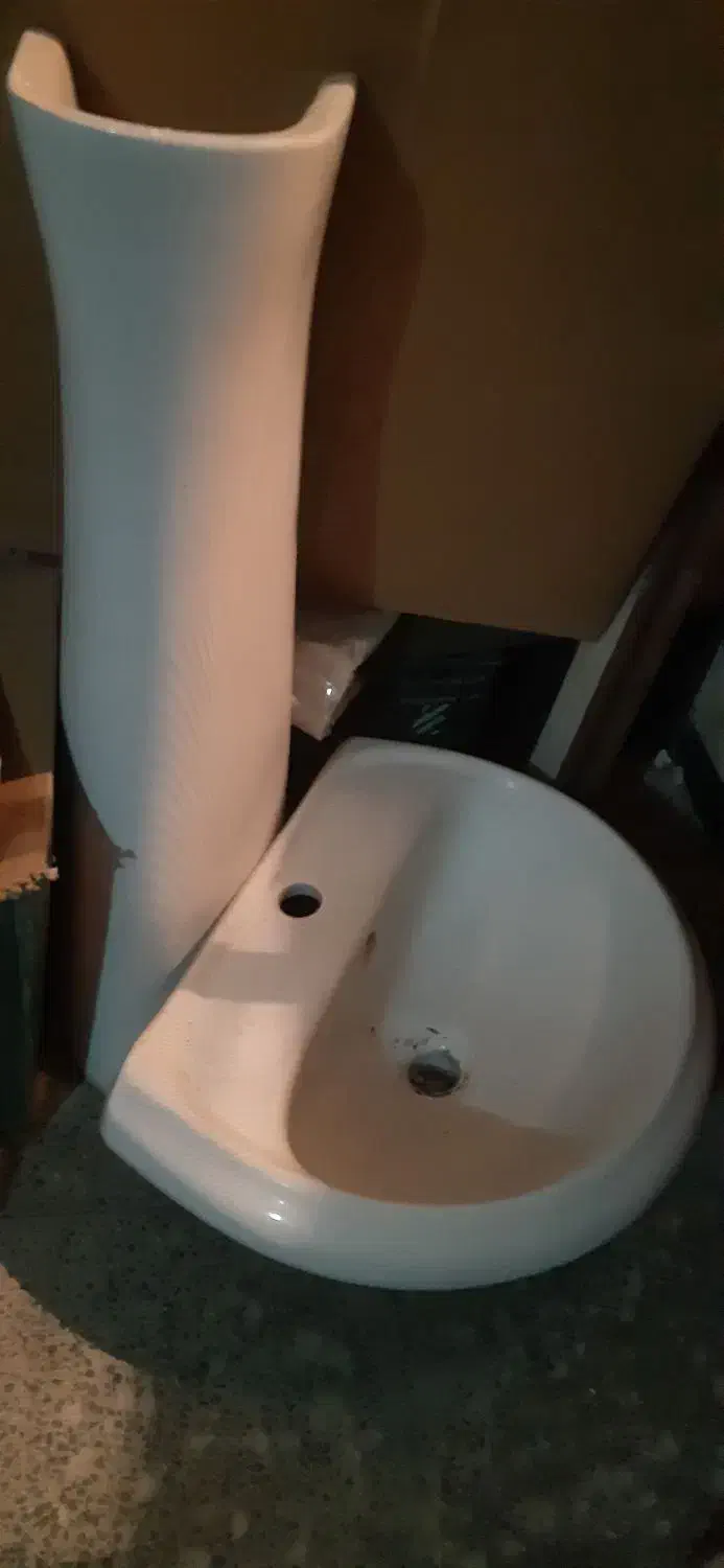 فروش روشویی پایهدار و کاسه توالت ایرانی|لوازم سرویس بهداشتی|محمدشهر, سیدآباد|دیوار