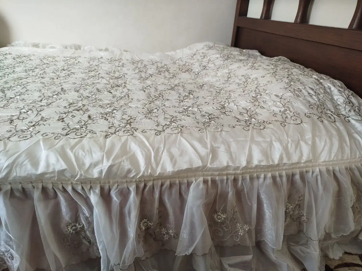 ست روتختی و لحاف منجوق دوزی شده|سرویس روتختی|ساری, |دیوار